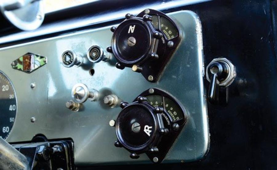 Детали интерьера Avions Voisin C25 Cimier Coupe 1935 года  (фото 14 из 20)